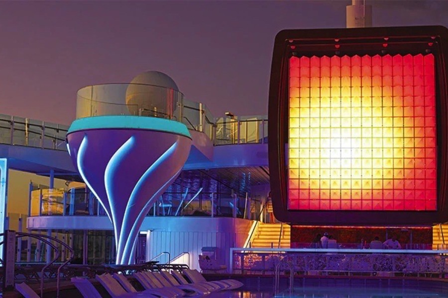 Celebrity Cruises The Pool Bar.jpg
